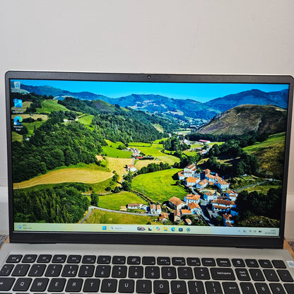 Dell Inspiron 15 3530 Silver | i7-1355U | 16GB | 256GB | Refurbished
