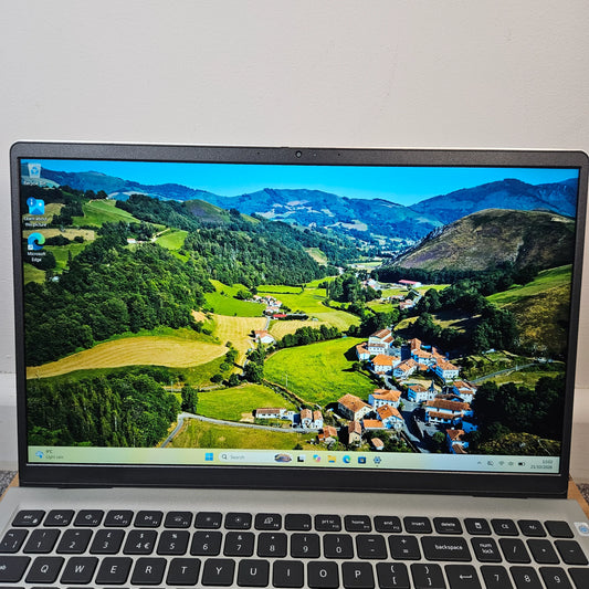 Dell Inspiron 15 3530 Silver | i7-1355U | 16GB | 256GB | Refurbished